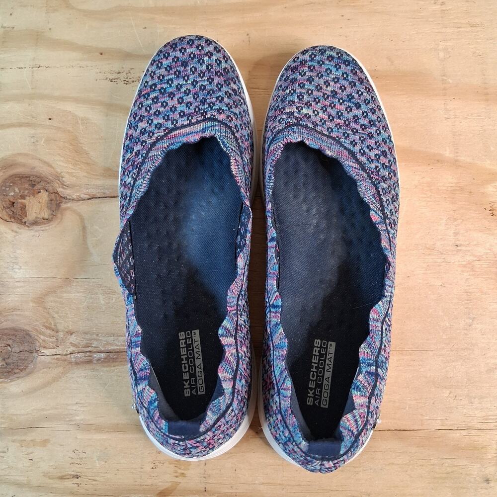 Skechers Slip On Womens Shoes Sz 9 Air Cooled Goga Mat Pink Blue Comfort Shoe